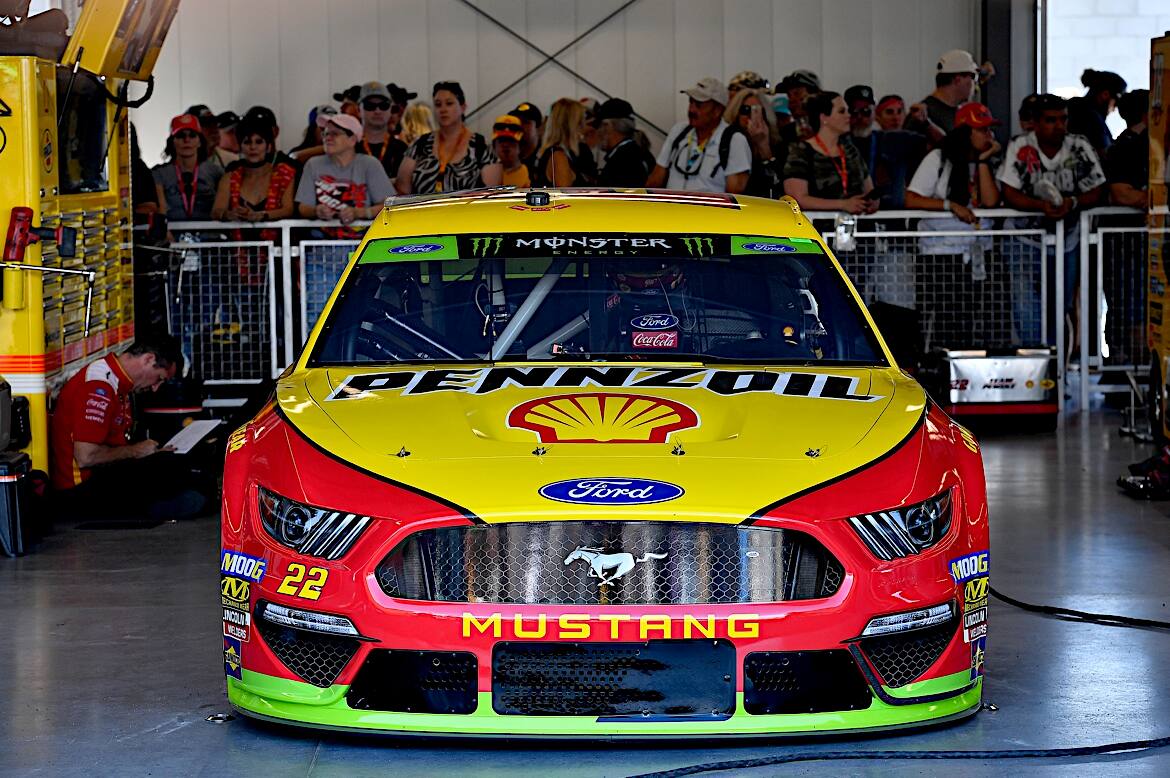 Logano, who was fourth in the points entering the race, won Stage 2 before having handling issues. Logano, who was fourth in the points entering the race, won Stage 2 before having handling issues.